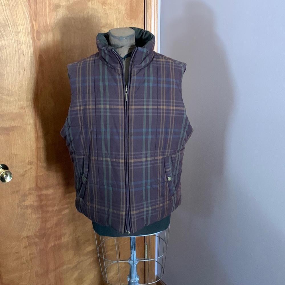 Chaps reversible winter vest. Plaid/brown. Size Large